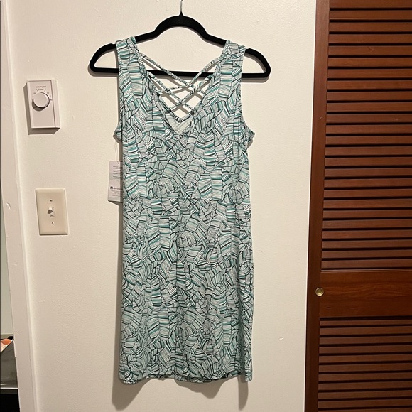 Title Nine Green and White Geometric Dress - Picture 9 of 10